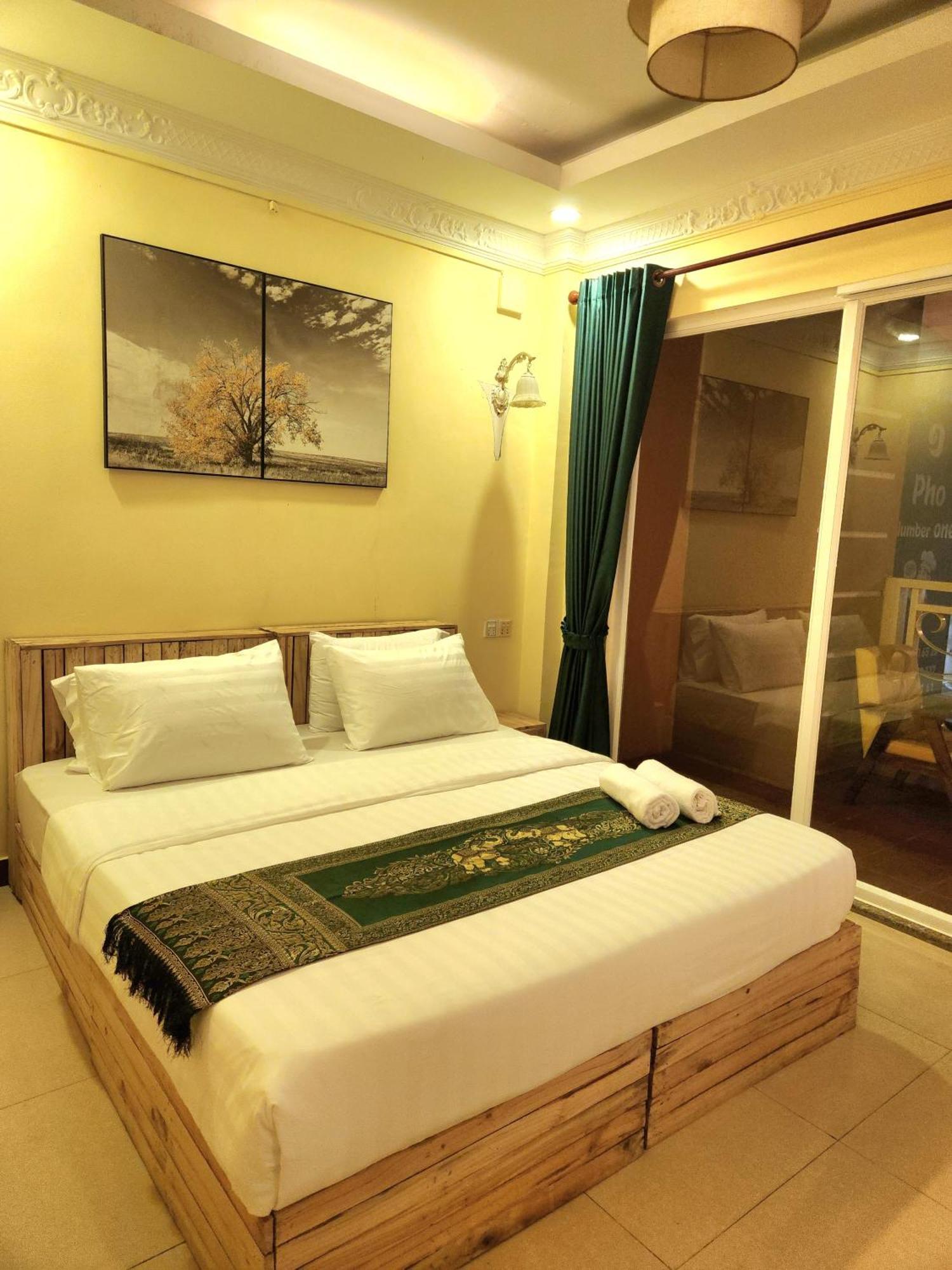 Soma Hotel Phnom Penh Exterior photo