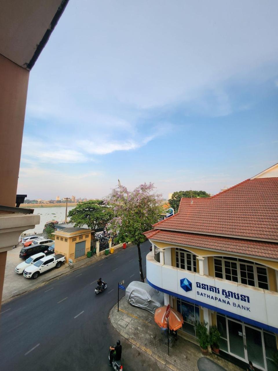Soma Hotel Phnom Penh Exterior photo